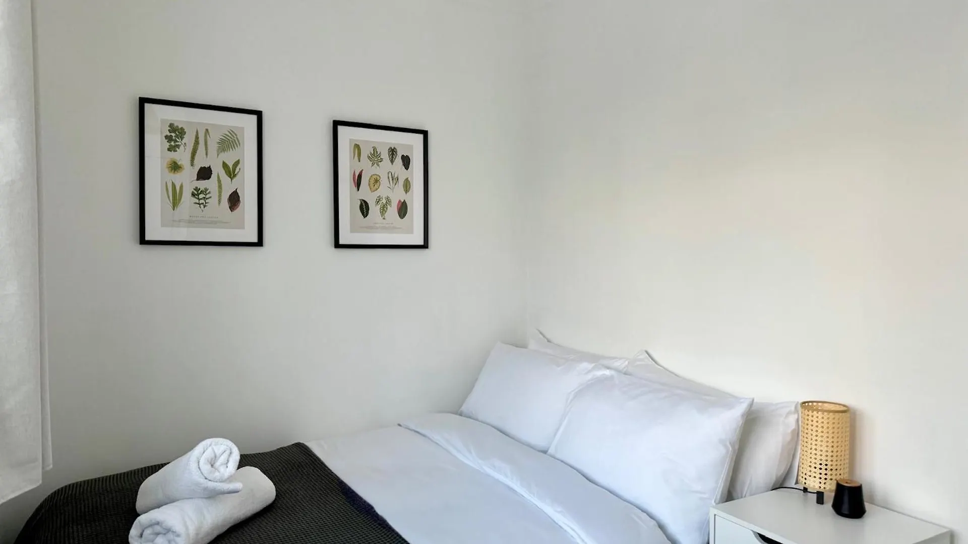 Apartment Your Cosy Get-Away 5 Minutes From Canning Town Station, Near Excel & O2 London