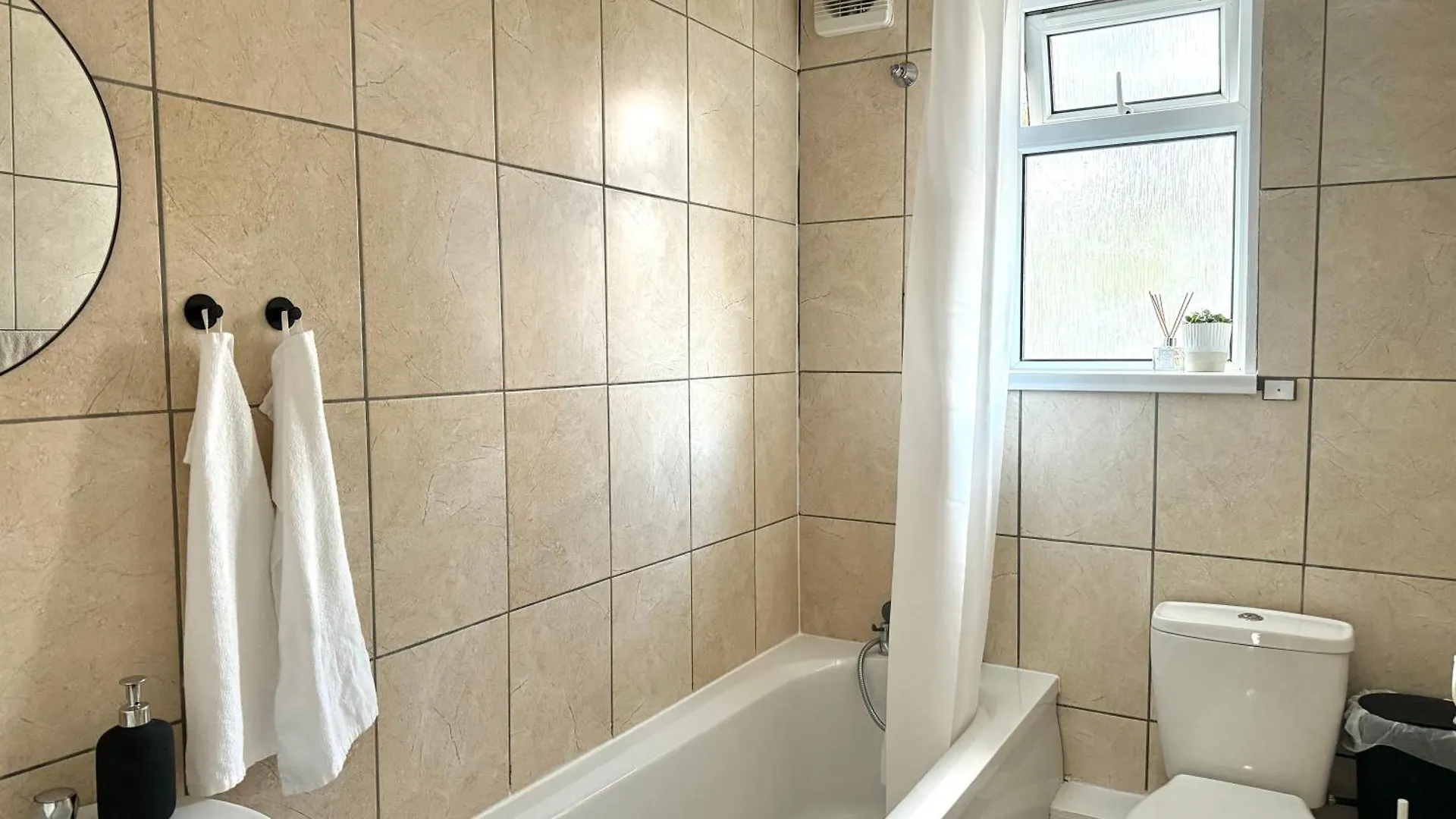 Apartment Your Cosy Get-Away 5 Minutes From Canning Town Station, Near Excel & O2 London