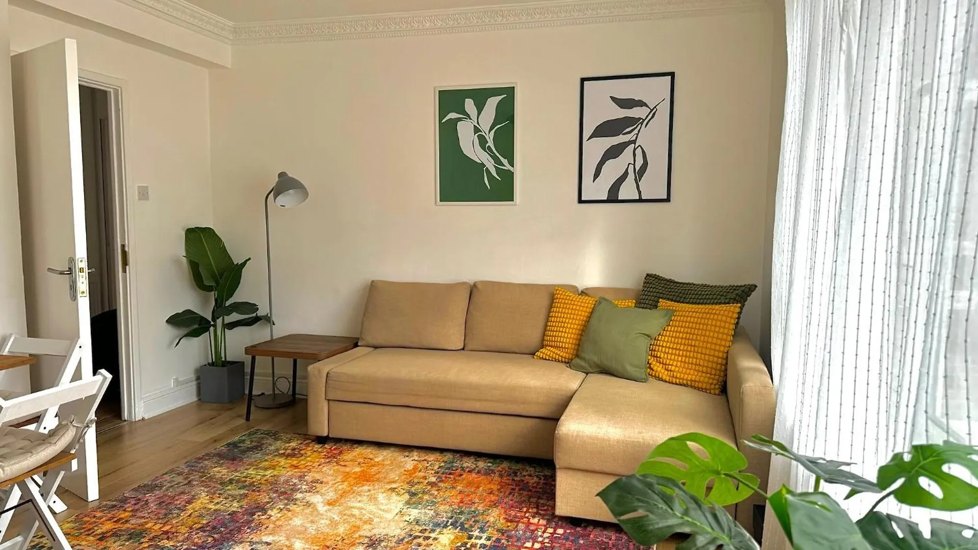 Your Cosy Get-Away 5 Minutes From Canning Town Station, Near Excel & O2 London
